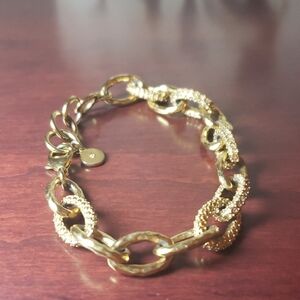 Luxurious Gold Link Bracelet